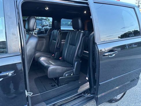Used 2016 Dodge Grand Caravan R/T FWD image 14