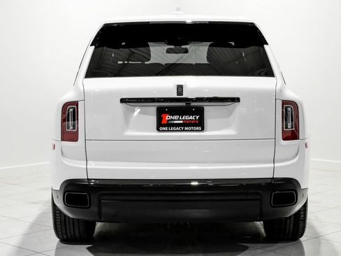 Used 2022 Rolls-Royce Cullinan Black Badge AWD/4WD image 9