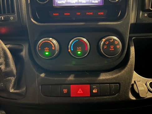 Used 2020 RAM ProMaster 2500 image 17