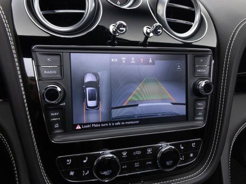 Used 2017 Bentley Bentayga W12 image 28