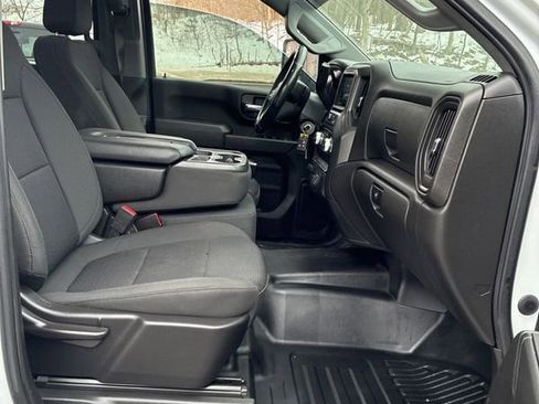 Used 2023 GMC Sierra 3500 Pro w/ Convenience Package image 24