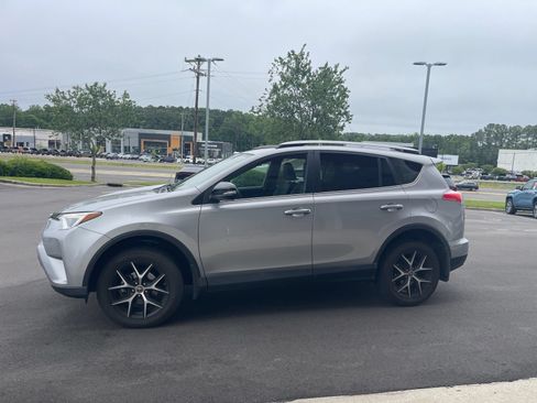 Used 2017 Toyota RAV4 SE AWD/4WD image 22