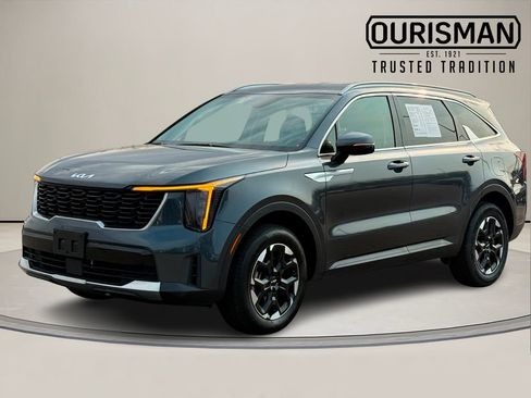 Certified 2024 Kia Sorento S AWD/4WD image 2