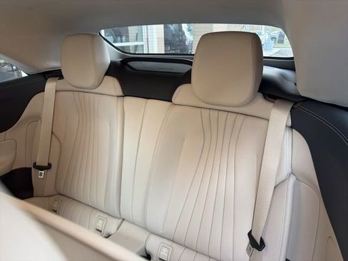 Used 2023 Mercedes-Benz E 450 Cabriolet image 8