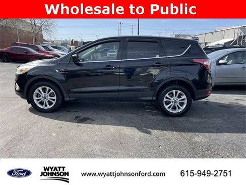Used 2017 Ford Escape SE image 6