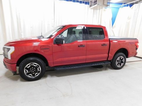 Used 2023 Ford F150 Lightning XLT image 2
