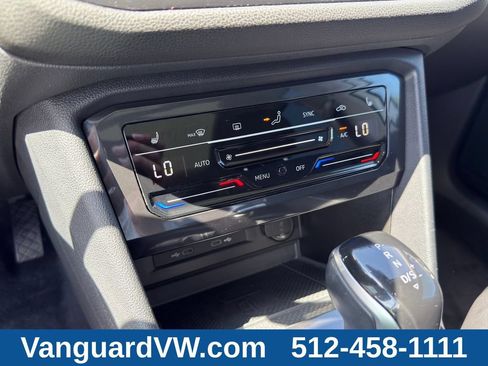 Used 2023 Volkswagen Tiguan SE w/ Panoramic Sunroof Package FWD image 16