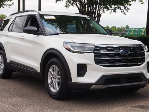Certified 2026 Ford Explorer Active RWD image 1