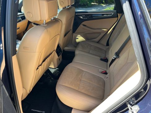 Used 2018 Porsche Macan Sport Edition AWD/4WD image 10
