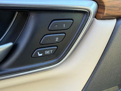 Used 2019 Honda CR-V EX-L image 16