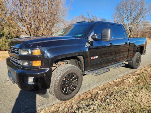 Used 2016 Chevrolet Silverado 2500 LT w/ Midnight Edition image 2