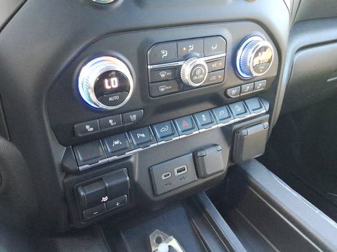 Certified 2022 GMC Sierra 1500 AT4 w/ AT4 Premium Package AWD/4WD image 36