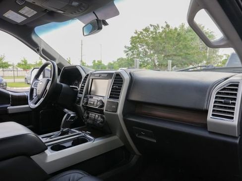 Used 2015 Ford F150 Lariat image 33