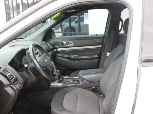 Used 2018 Ford Explorer XLT FWD image 7