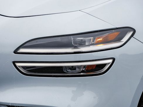 Used 2022 Genesis G70 3.3T image 7