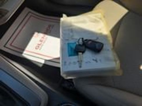 Used 2017 Hyundai Elantra SE image 8