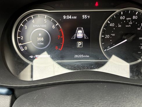 Used 2025 Nissan Versa SV image 32