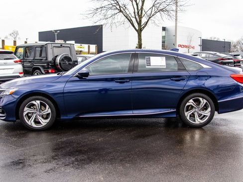 Used 2018 Honda Accord EX image 8