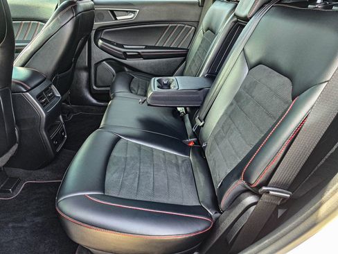 Used 2024 Ford Edge ST-Line image 33