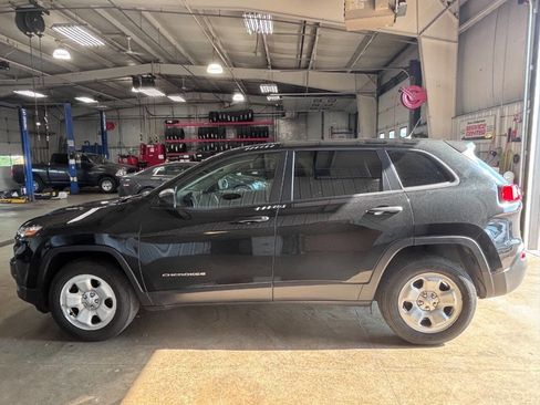 Used 2016 Jeep Cherokee Sport AWD/4WD image 1