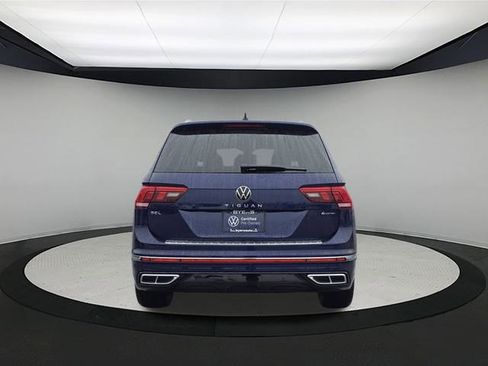 Certified 2022 Volkswagen Tiguan SEL R-Line image 6