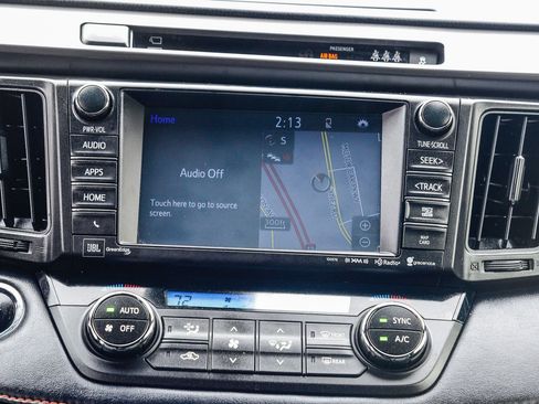 Certified 2018 Toyota RAV4 SE image 17