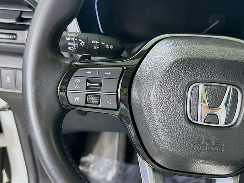 Used 2023 Honda Pilot Touring image 23