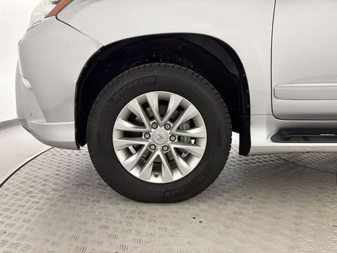 Used 2015 Lexus GX 460 w/ Premium Package AWD/4WD image 12