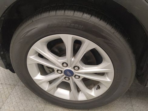 Used 2018 Ford Escape SE w/ Ford Safe & Smart Package FWD image 31