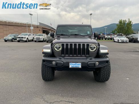 Used 2020 Jeep Wrangler Unlimited Sahara AWD/4WD image 2