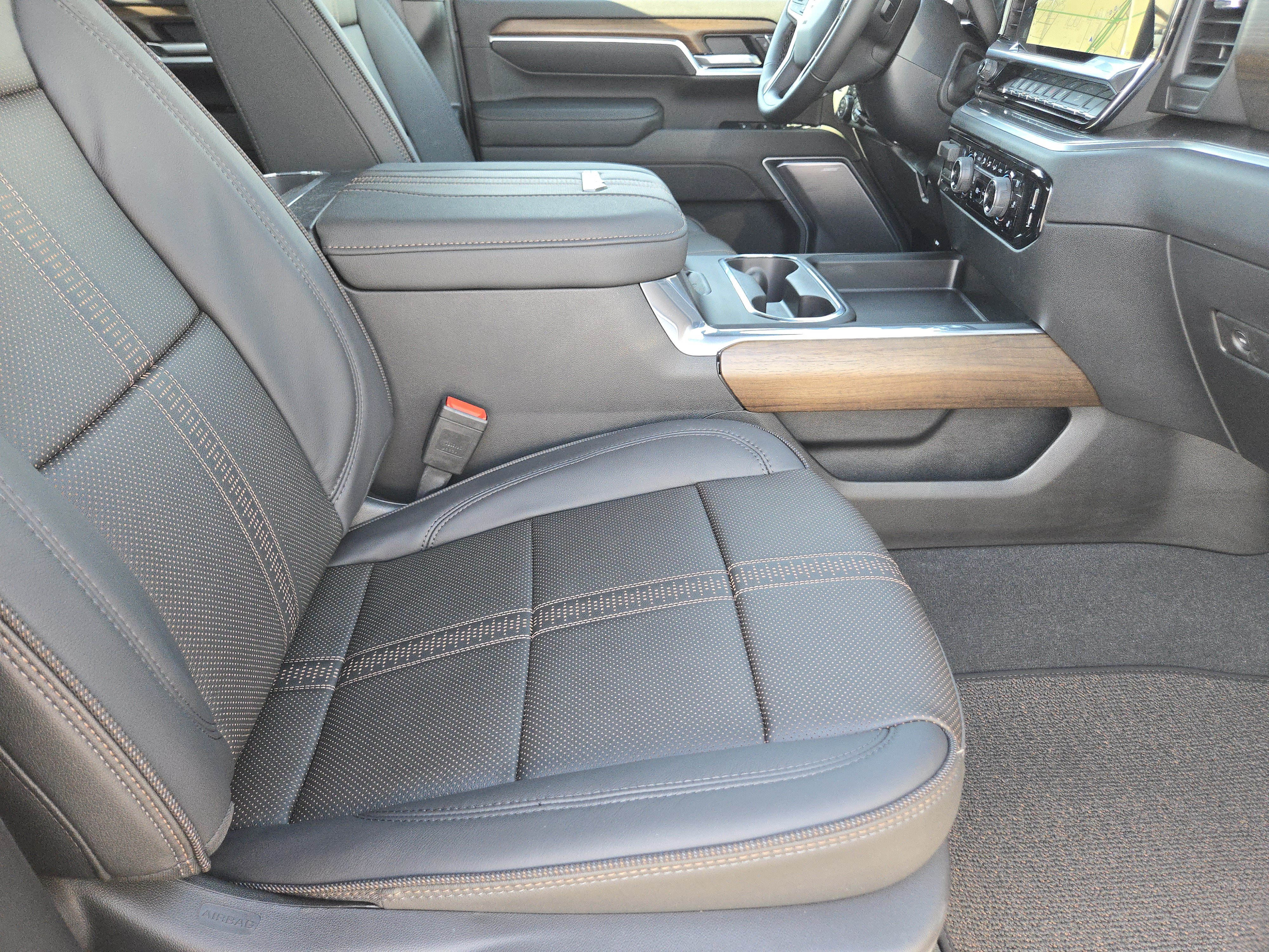 New 2026 Chevrolet Silverado 2500 High Country w/ Midnight Edition AWD/4WD image 11
