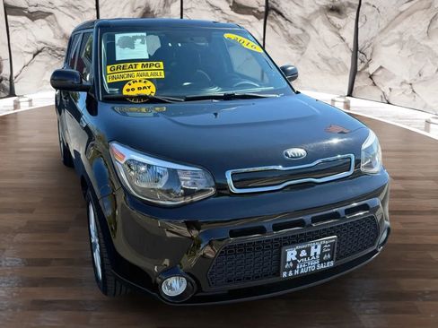 Used 2016 Kia Soul + image 9