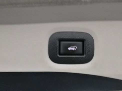 Used 2019 Nissan Rogue SV AWD/4WD image 15