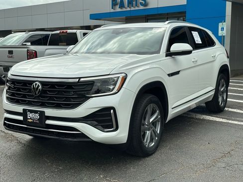 Used 2024 Volkswagen Atlas Cross Sport SEL R-Line AWD/4WD image 3