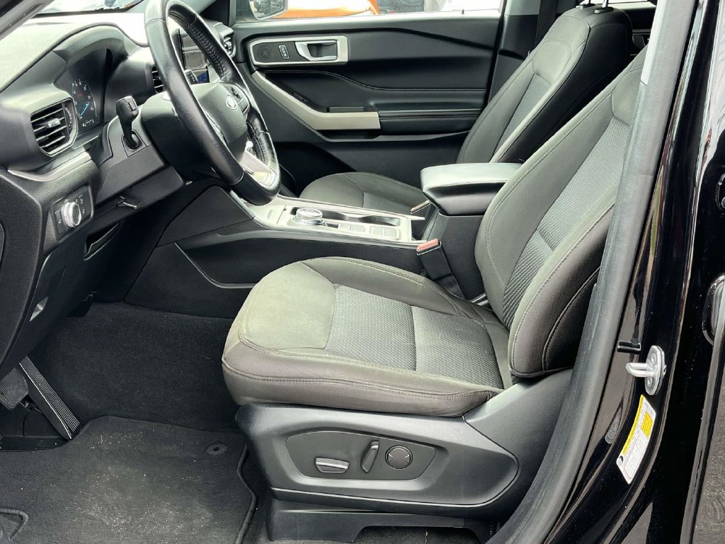 Used 2022 Ford Explorer XLT RWD image 16