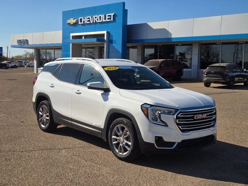 Certified 2024 GMC Terrain SLT image 2