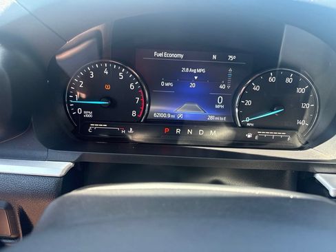 Used 2021 Ford Explorer XLT w/ Equipment Group 202A AWD/4WD image 17