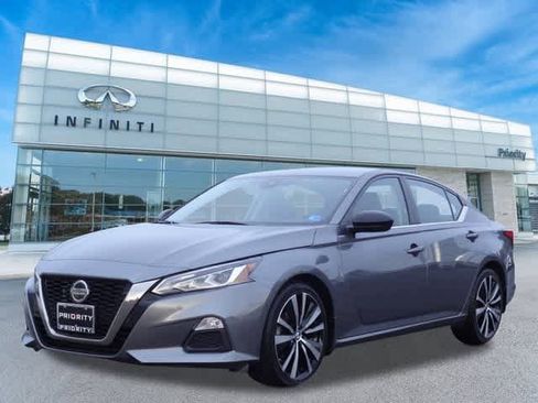 Used 2022 Nissan Altima 2.5 SR image 1