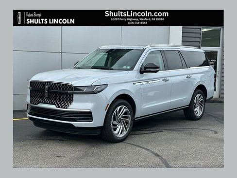 New 2025 Lincoln Navigator L Reserve AWD/4WD image 1