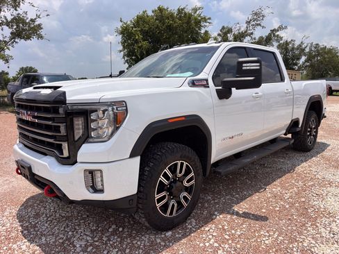 Used 2020 GMC Sierra 2500 AT4 w/ Technology Package AWD/4WD image 1
