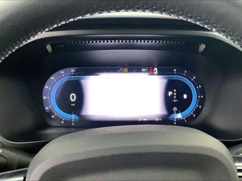 Certified 2025 Volvo XC40 B5 Plus image 29