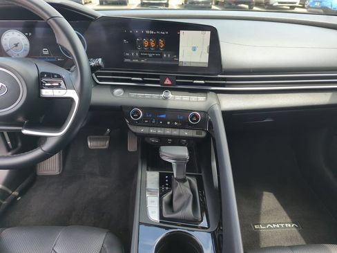 Used 2023 Hyundai Elantra Limited FWD image 25