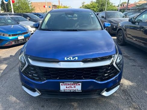 Used 2025 Kia Sportage EX FWD image 2