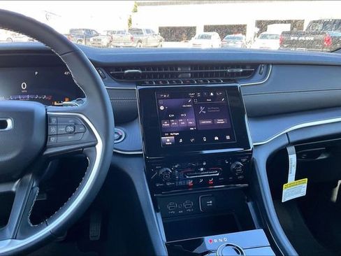 New 2026 Jeep Grand Cherokee Laredo image 7