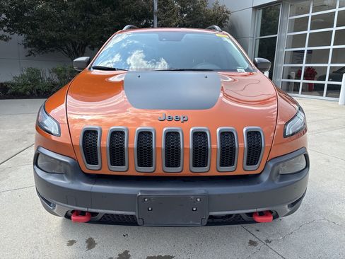 Used 2016 Jeep Cherokee Trailhawk w/ Comfort/Convenience Group AWD/4WD image 5