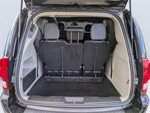 Used 2020 Dodge Grand Caravan SXT image 13