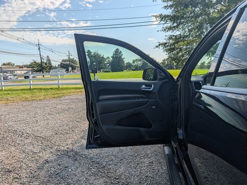 Used 2017 Dodge Durango R/T w/ Technology Group AWD/4WD image 10