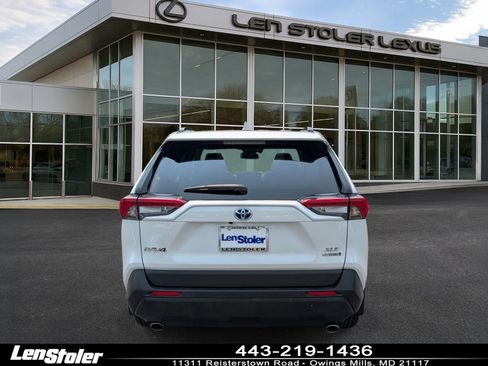 Used 2023 Toyota RAV4 XLE Premium AWD/4WD image 4