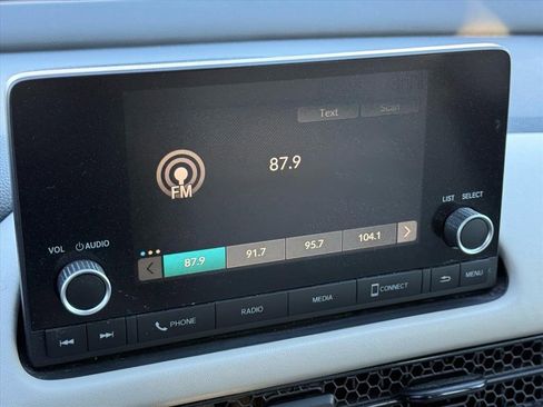 Used 2023 Honda HR-V LX image 17