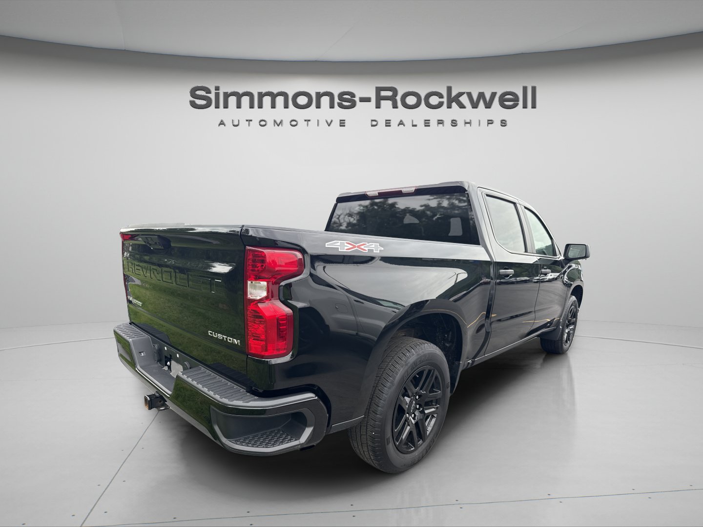 Used 2023 Chevrolet Silverado 1500 Custom AWD/4WD image 5